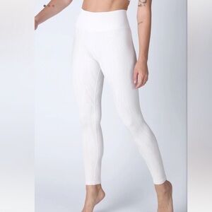 Avocado White Sand Wood grain leggings